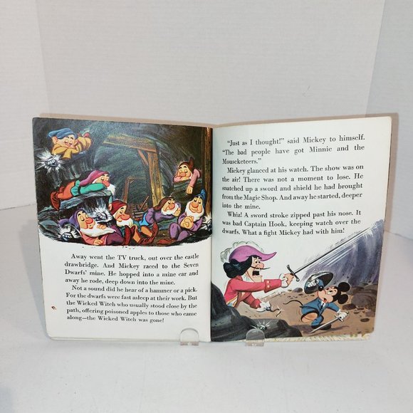 Vtg 1975 Little Golden Books "Mickey Mouse and the Missing Mouseketeers" - Picture 5 of 7